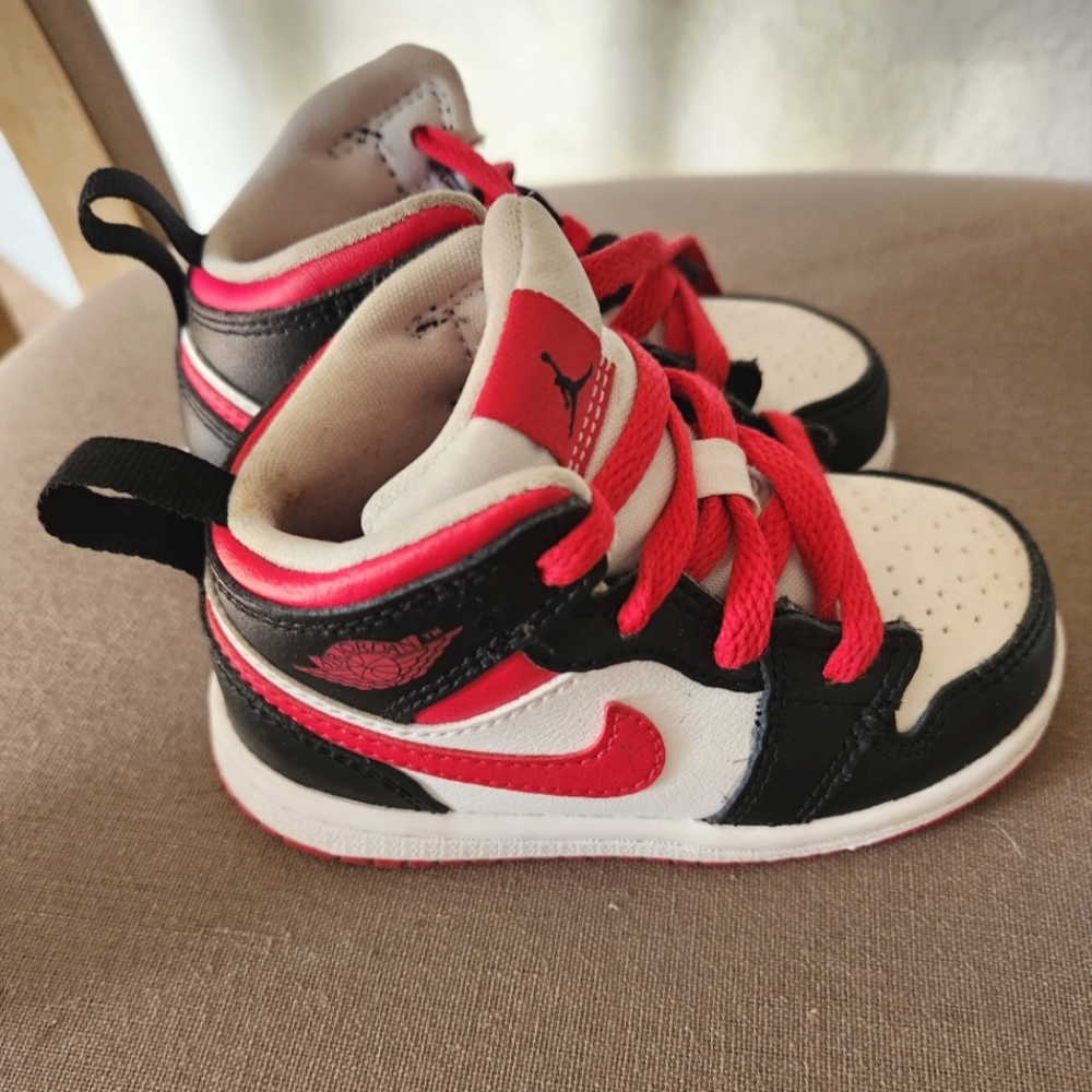 Toddler size 6 Nike Air Jordans